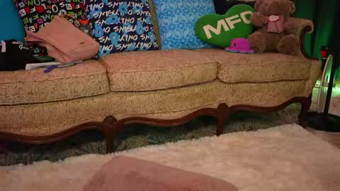 JennyBlighe online show from June 7, 4:30 am