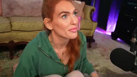 JennyBlighe online show from July 7, 11:18 pm