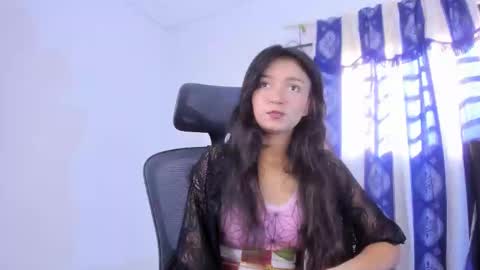 Jazmin online show from January 9, 7:40 pm