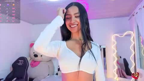 Jazmin  online show from November 15, 11:55 am