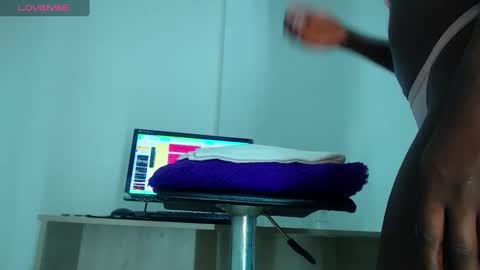 jazmin online show from February 9, 12:40 am