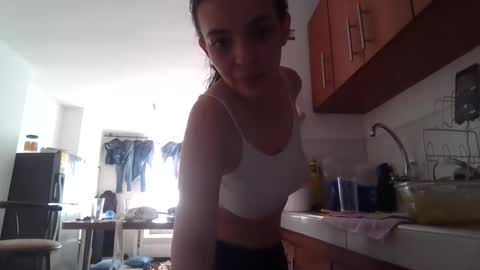 jazminojeda online show from May 16, 1:21 pm