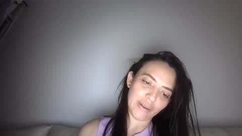 jazminojeda online show from May 20, 5:15 am