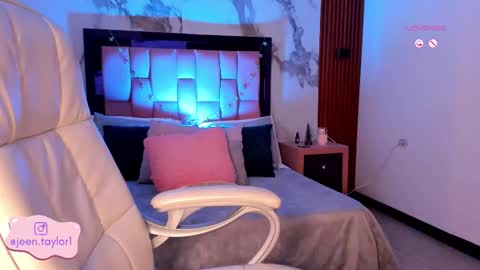 Jeen Taylor online show from November 16, 12:12 am