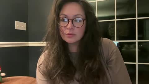 Snapshot of jellybeanin chatting on December 25, 4:33 am Jelli online show from December 25, 4:33 am