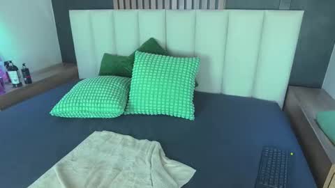 Snapshot of jenacooper__ chatting on September 27, 3:03 am Jena online show from September 27, 3:03 am