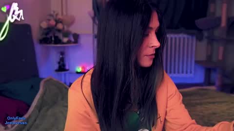 jeniferlovex online show from February 9, 8:13 pm