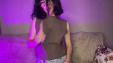 Snapshot of jenifersimon chatting on October 1, 9:09 pm Jenifer online show from October 1, 9:09 pm