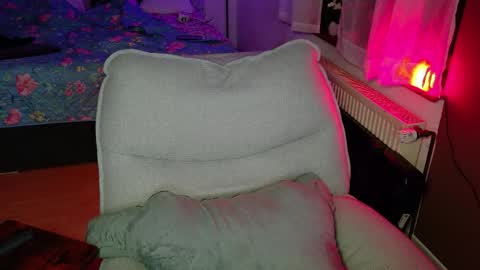 jennasxy19 online show from March 17, 8:57 pm