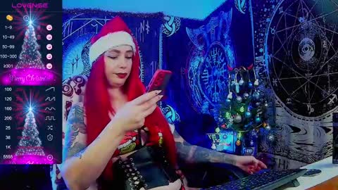 Snapshot of jennalovvee chatting on December 17, 12:23 am Mrs. Jenna online show from December 17, 12:23 am