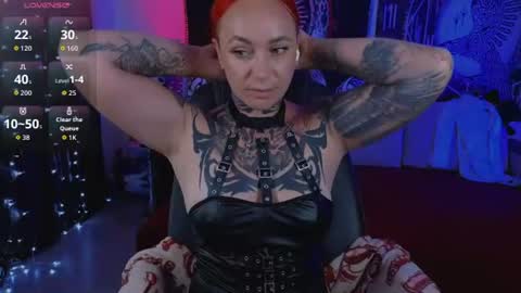 Mrs. Jenna online show from August 4, 1:00 am