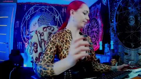 Snapshot of jennalovvee chatting on January 7, 5:54 am Mrs. Jenna online show from January 7, 5:54 am