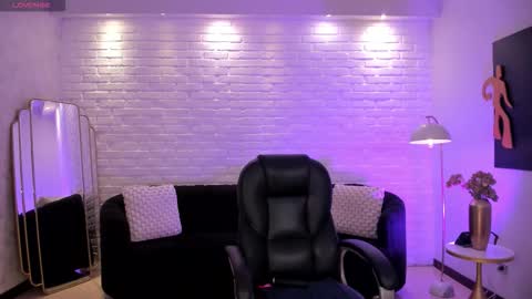 Jenna Olson  online show from February 3, 6:23 pm