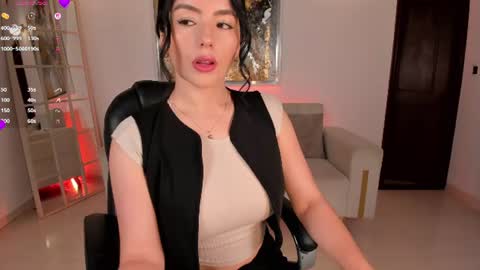Jenna Olson  online show from July 25, 9:27 am