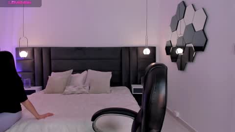 Jenna Olson  online show from January 27, 7:24 pm