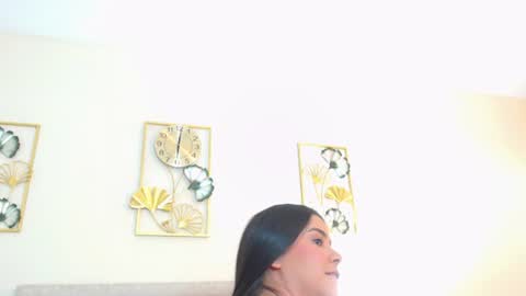 jenner_madison online show from July 30, 12:28 pm