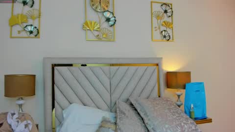 jenner_madison online show from April 29, 5:40 pm