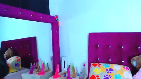 jenn online show from September 27, 7:04 am