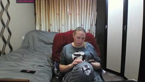 JenniDeep online show from March 1, 9:25 pm