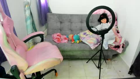 jennifer_bodyy0404 online show from July 23, 7:00 pm