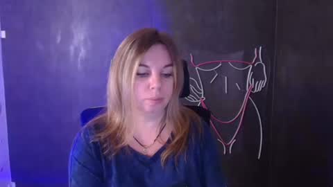Snapshot of jennifer_moree chatting on October 7, 7:24 am Jennifer online show from October 7, 7:24 am