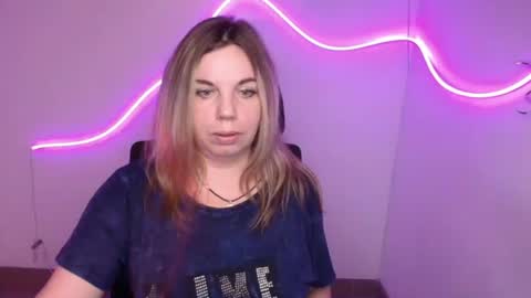 Snapshot of jennifer_moree chatting on September 15, 11:40 am Jennifer online show from September 15, 11:40 am