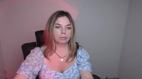 Snapshot of jennifer_moree chatting on September 8, 2:38 pm Jennifer online show from September 8, 2:38 pm
