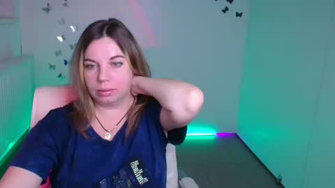 Snapshot of jennifer_moree chatting on October 3, 6:51 am Jennifer online show from October 3, 6:51 am