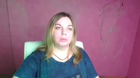Snapshot of jennifer_moree chatting on October 10, 7:57 am Jennifer online show from October 10, 7:57 am