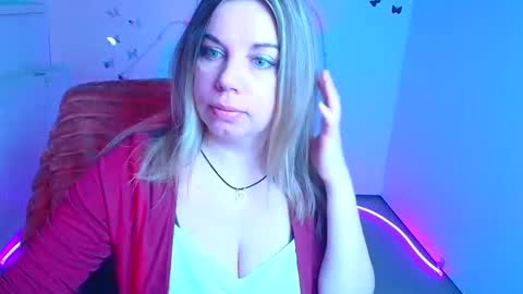 Jennifer online show from May 2, 6:39 am