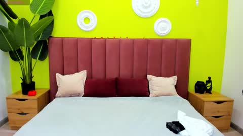 Jennifer online show from November 7, 7:47 am