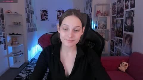 jenniferkiim online show from January 8, 12:31 pm