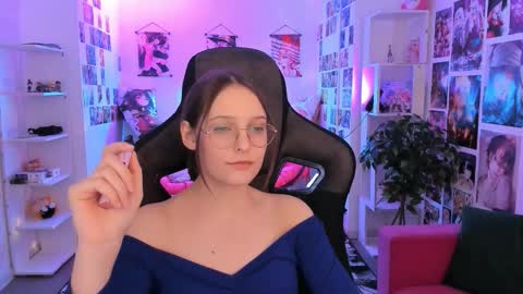 jenniferkiim online show from March 10, 7:45 am