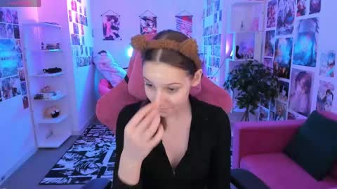 jenniferkiim online show from March 18, 11:04 am