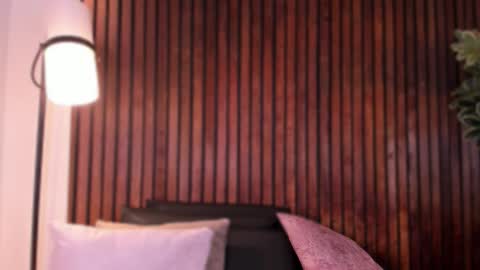     online show from December 15, 12:54 pm