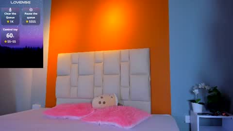 jenny__lawrence online show from June 15, 4:02 am