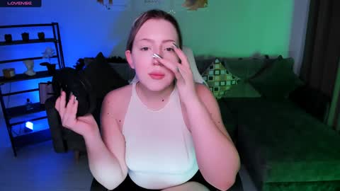 Snapshot of jenny__luv chatting on December 8, 7:47 am Jenny online show from December 8, 7:47 am