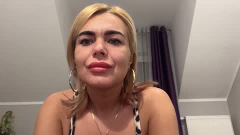 Snapshot of jenny_play1 chatting on January 14, 8:20 am Jenny online show from January 14, 8:20 am