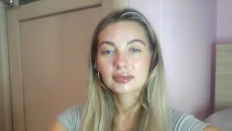 The Flower Power Models online show from July 27, 11:02 pm
