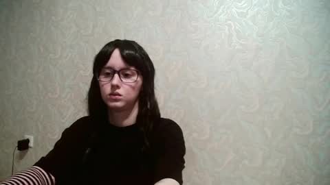 JennyOlset online show from June 26, 10:27 am