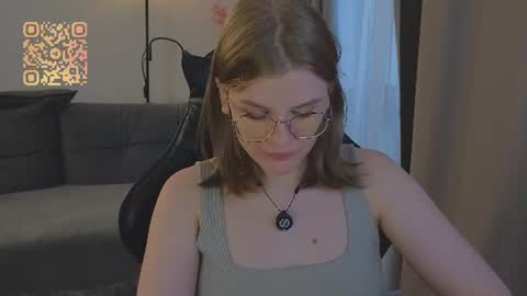  JessieVibes online show from July 21, 2:29 pm