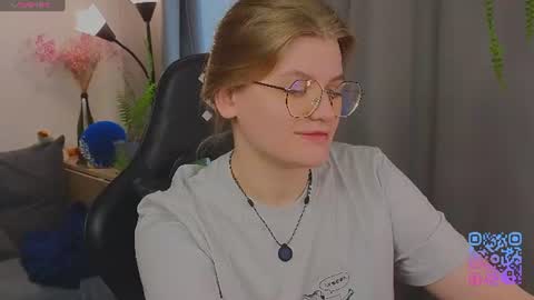  JessieVibes online show from July 4, 2:24 pm
