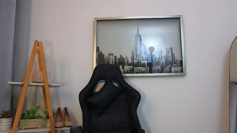 bella  adams online show from December 1, 10:19 am