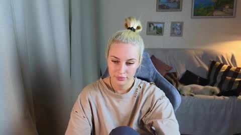 Jessy online show from December 4, 6:17 pm