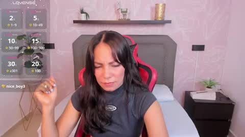 Snapshot of jessica_taylor_22 chatting on December 28, 12:56 pm jessica_taylor_22 online show from December 28, 12:56 pm