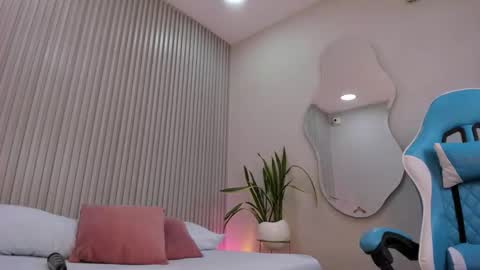 Snapshot of jessica_taylor_22 chatting on October 15, 7:49 pm jessica_taylor_22 online show from October 15, 7:49 pm