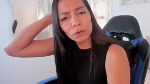 jessica_taylor_22 online show from May 1, 9:07 pm
