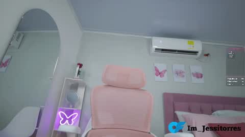 Jessica online show from June 24, 4:06 pm