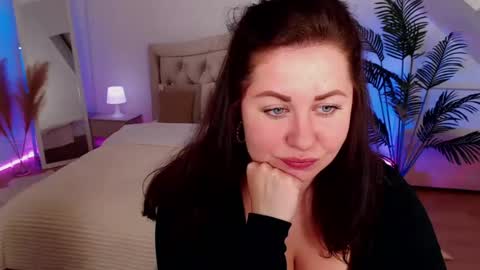 jessicaevanse online show from July 7, 10:52 am