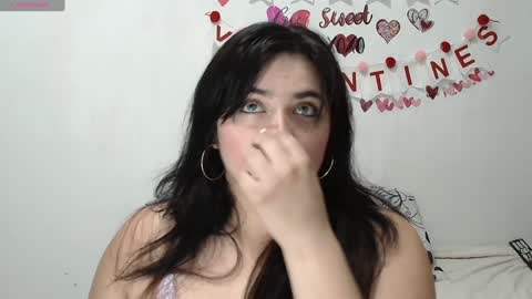 Snapshot of jessicared18 chatting on February 8, 10:50 am jessicared18 online show from February 8, 10:50 am